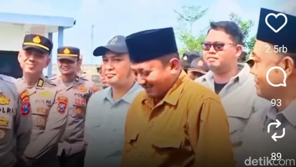 Melampaui Batas Politik Anggota Dprd Bangkalan Didemo Putra Kandung Sendiri